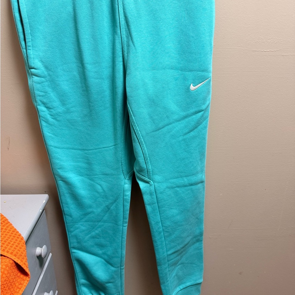 Nike Men Turquoise Sweatpants
